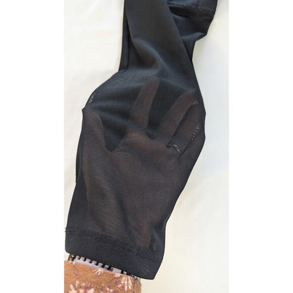 Nike Women's Power Fly Victory Black Capri Legging Size M GUC - Picture 6 of 10